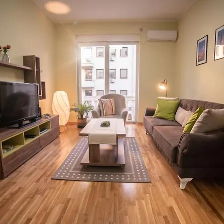 Apartment 3 Bdr For 6 Center Close To National Museum *