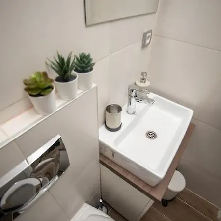 Apartmán 3 Bdr For 6 Center Close To National Museum *