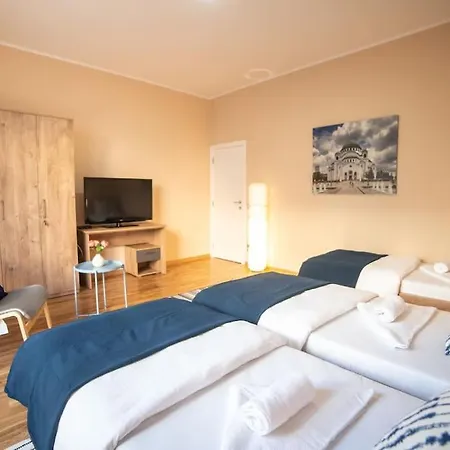 3 Bdr For 6 Center Close To National Museum Apartment *