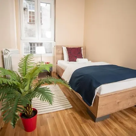 Apartment 3 Bdr For 6 Center Close To National Museum *
