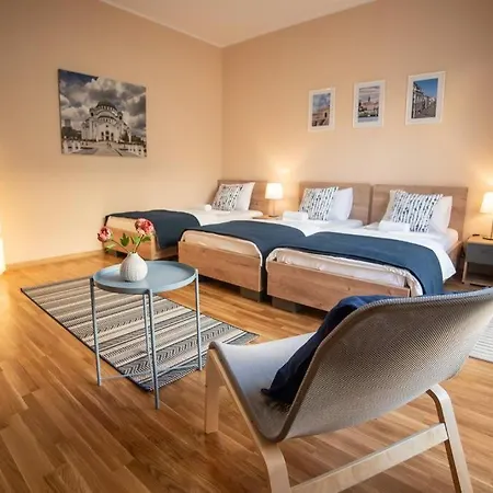 3 Bdr For 6 Center Close To National Museum