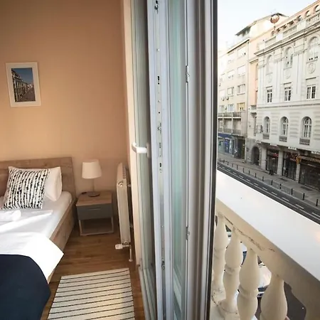 3 Bdr For 6 Center Close To National Museum *