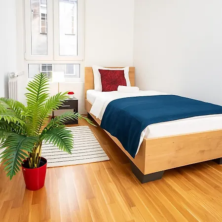 3 Bdr For 6 Center Close To National Museum